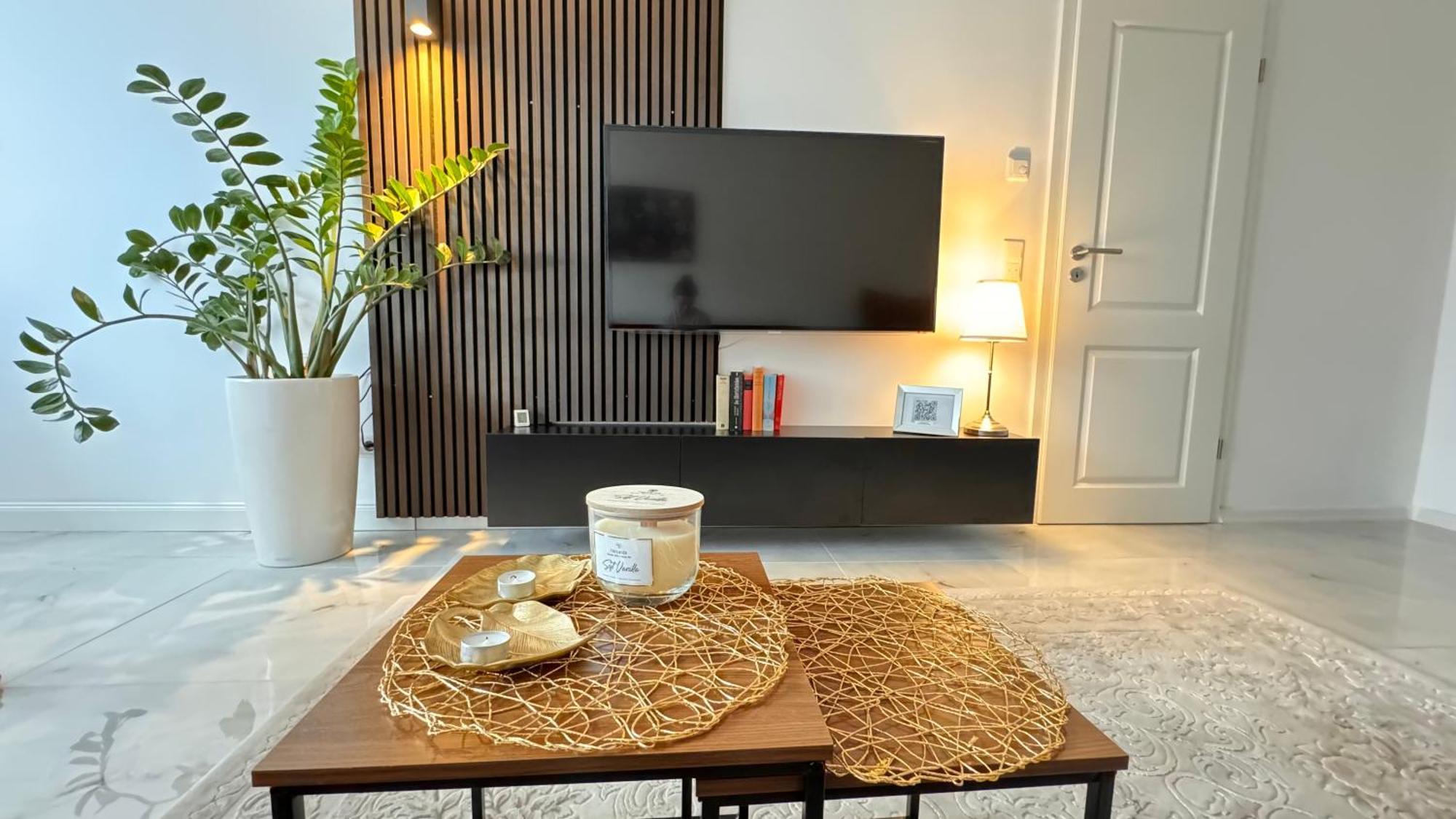 Relaxdays-Apartments 2 Garten Und Pool- Mitbenutzung, Kostenloser Parkplatz, Kontaktloser Checkin, Wifi Mit Smarttv Gutersloh Luaran gambar